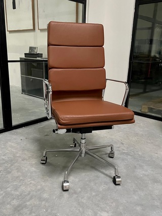 Eames EA219 softpad bureaustoel in cognac leer Replica, Cognac / Chroo